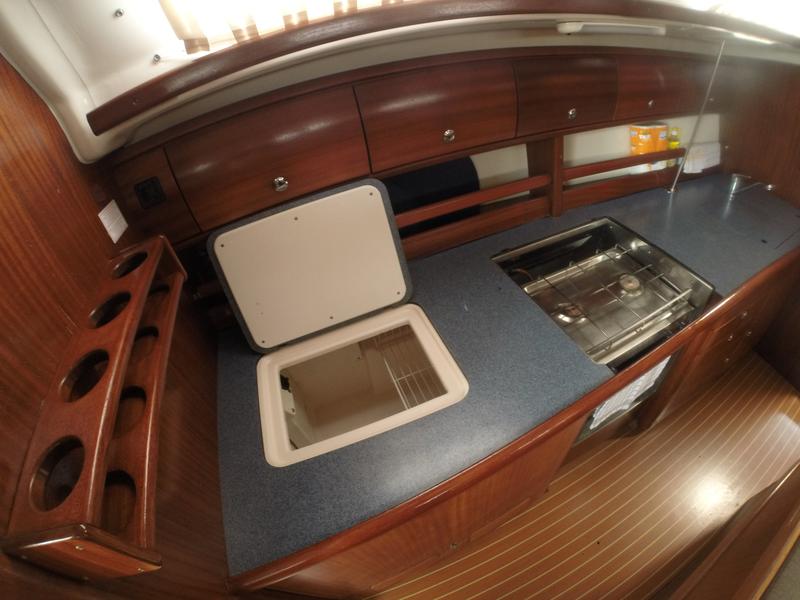 Book yachts online - sailboat - Bavaria 44 - Dišpet - sails 2019/solar panels - rent