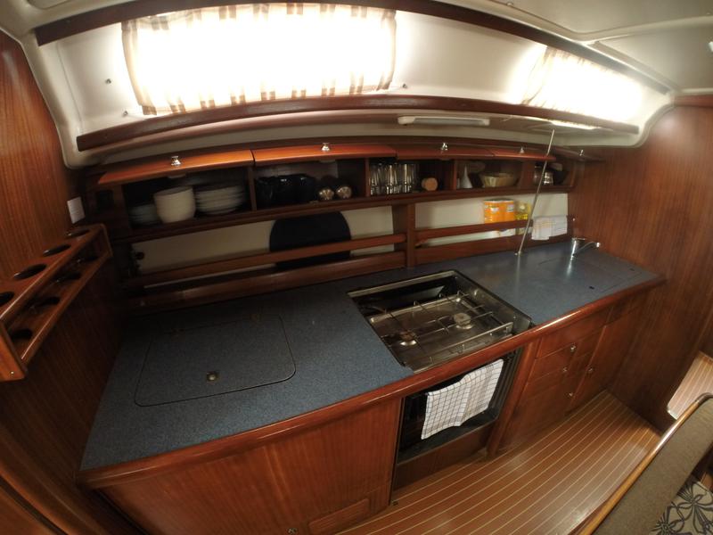 Book yachts online - sailboat - Bavaria 44 - Dišpet - sails 2019/solar panels - rent