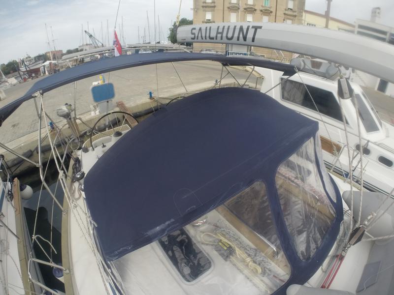 Book yachts online - sailboat - Bavaria 44 - Dišpet - sails 2019/solar panels - rent