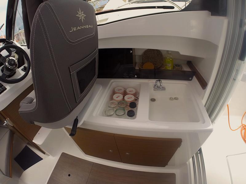 Book yachts online - motorboat - Merry Fisher 695 - DiV - rent