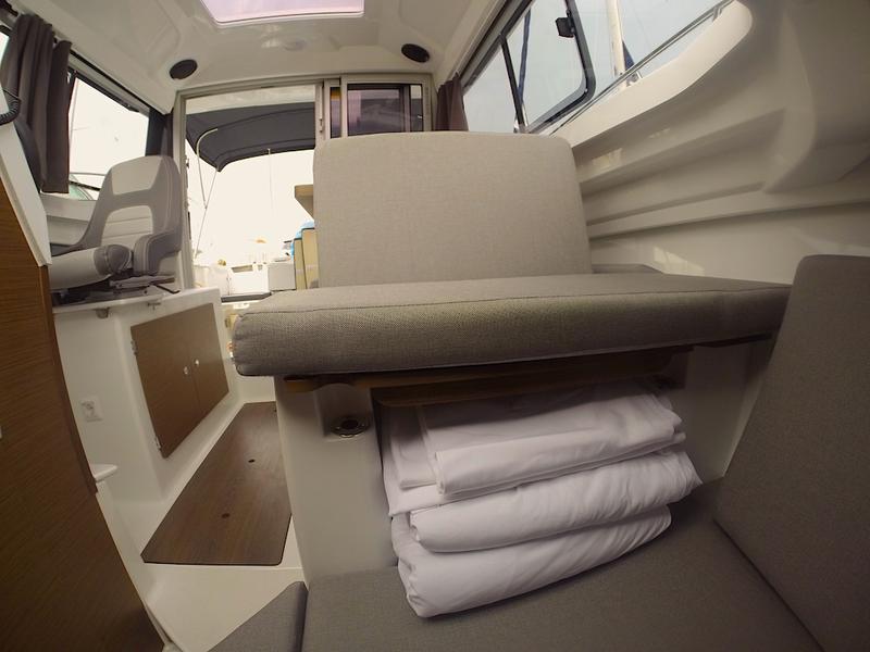 Book yachts online - motorboat - Merry Fisher 695 - DiV - rent