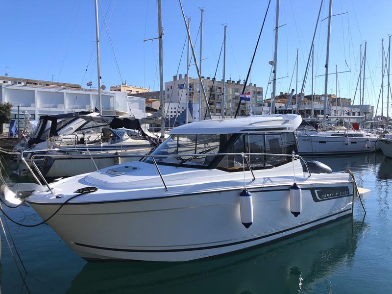 Book yachts online - motorboat - Merry Fisher 695 - DiV - rent