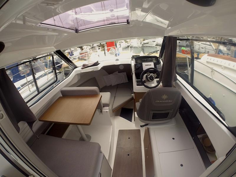 Book yachts online - motorboat - Merry Fisher 695 - DiV - rent