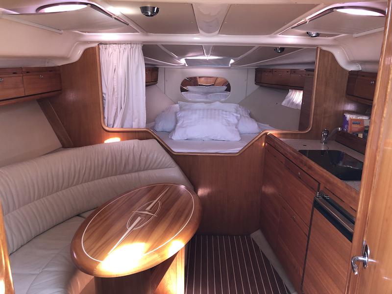 Book yachts online - motorboat - Bavaria 32 Sport - Julie - rent