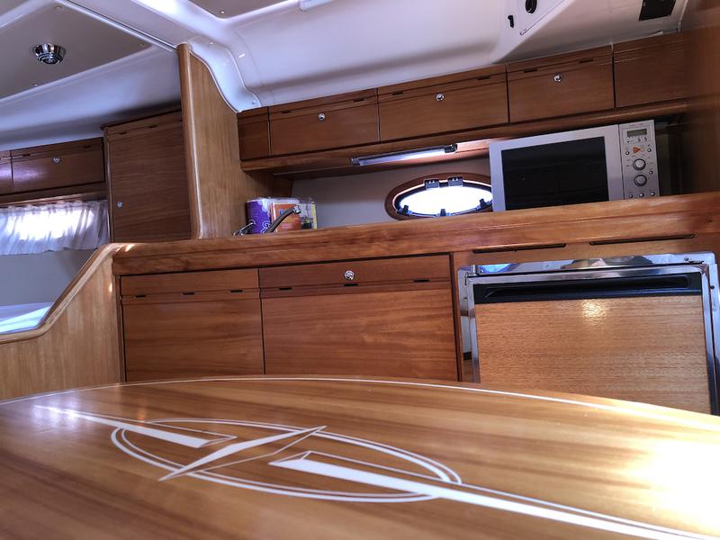 Book yachts online - motorboat - Bavaria 32 Sport - Julie - rent