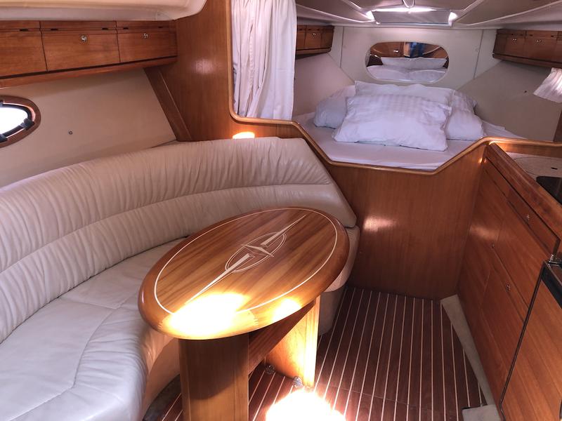 Book yachts online - motorboat - Bavaria 32 Sport - Julie - rent