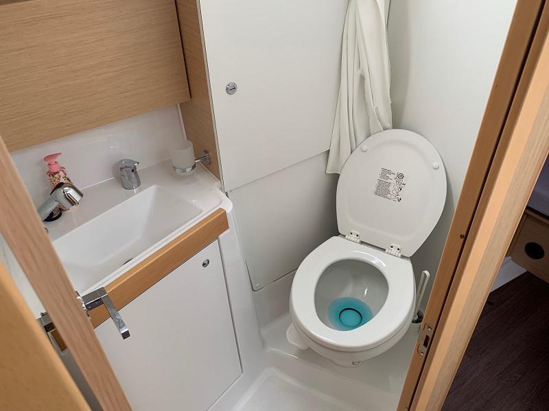 Book yachts online - sailboat - Oceanis 38 Owner Version - PATAGONIA - rent