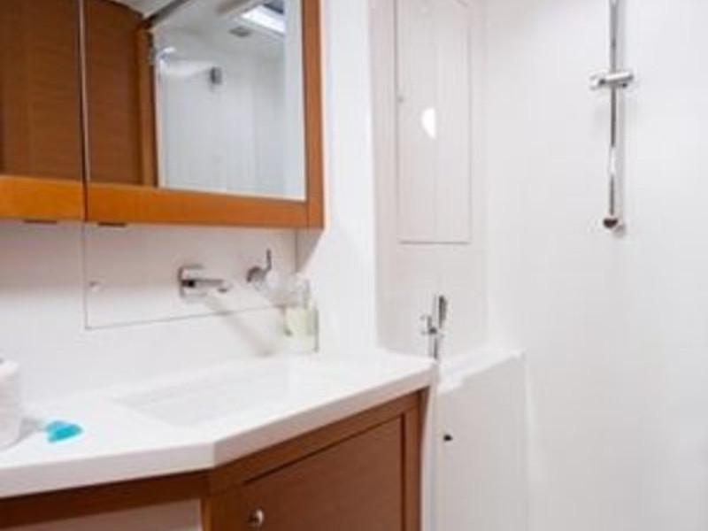 Book yachts online - catamaran - Lagoon 450 - Black Duck - rent