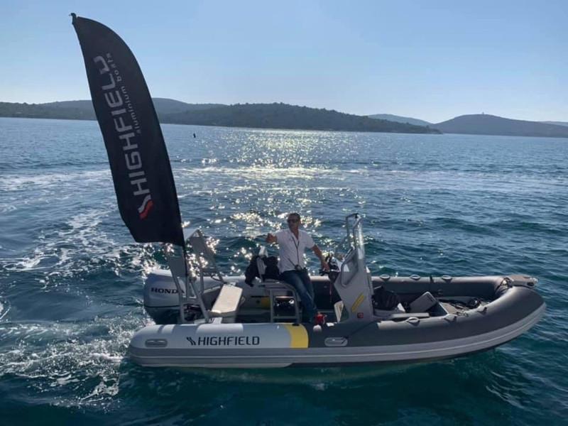 Book yachts online - motorboat - Highfield OM 540 - NN - rent