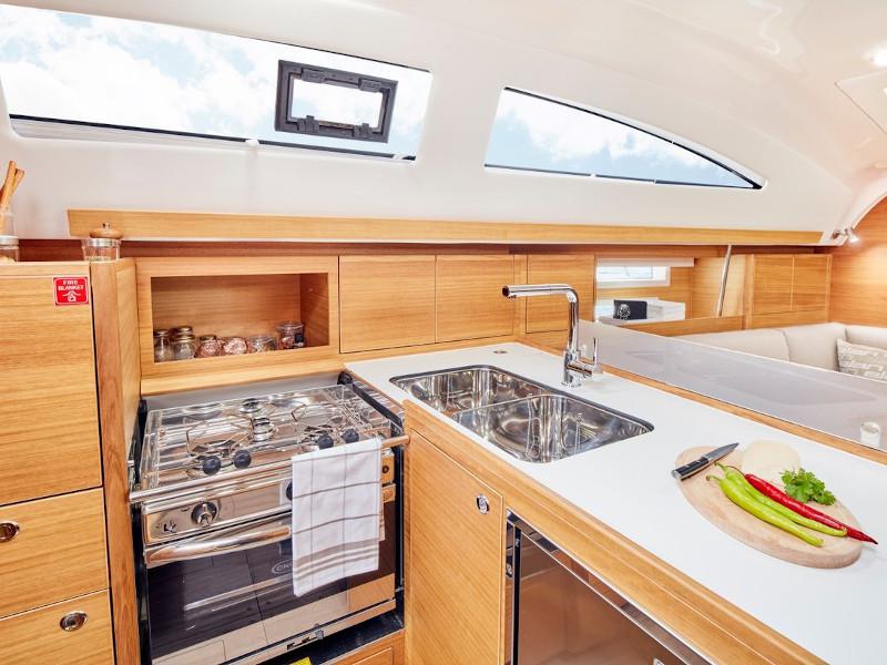Book yachts online - sailboat - Elan Impressin 40.1 - Kate - rent