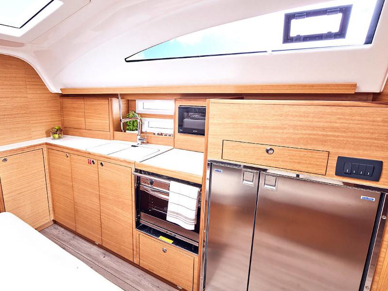 Book yachts online - sailboat - Elan Impression 45.1 - Anastasia - rent