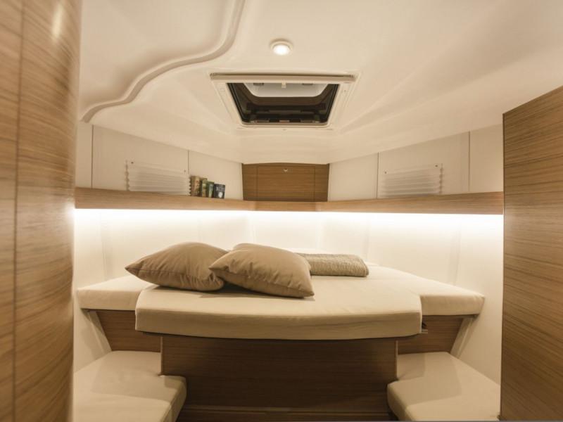 Book yachts online - sailboat - Elan 45 Impression - 4 cabin version - Charm - rent