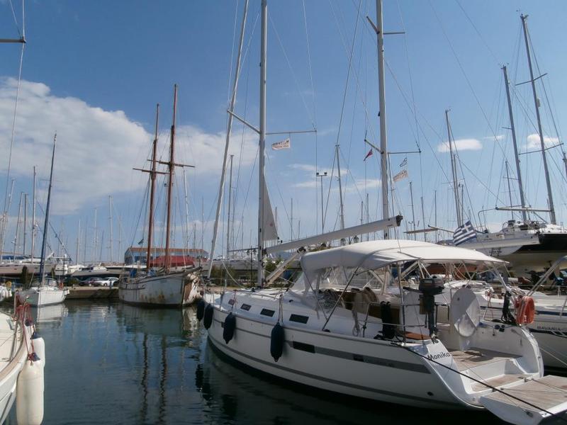 Book yachts online - sailboat - Bavaria Cruiser 40 - Monika - rent