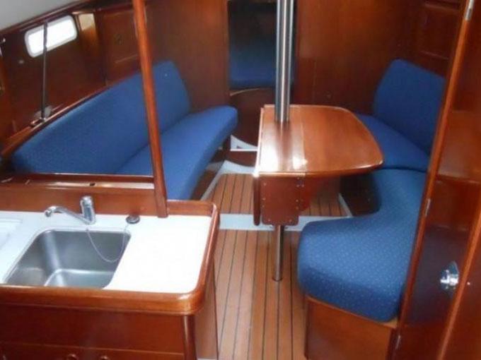 Book yachts online - sailboat - Oceanis 331 - " ALOHA " - rent