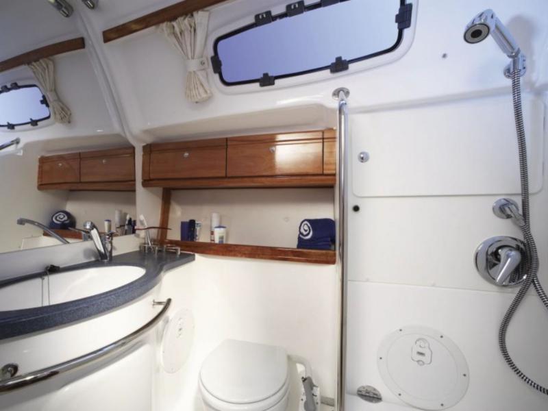 Book yachts online - sailboat - Bavaria 46 Cruiser - Uhuru - rent