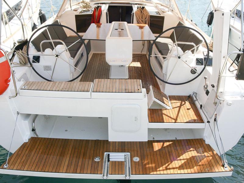Book yachts online - sailboat - Dufour 412 Grand large - Stella - rent