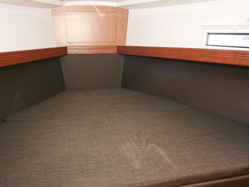 Book yachts online - sailboat - Bavaria Cruiser 37 - Hanni - rent