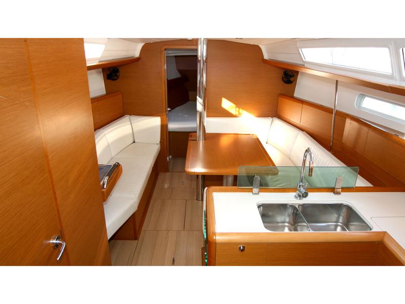 Book yachts online - sailboat - Sun Odyssey 389 - Ace of Spades - rent