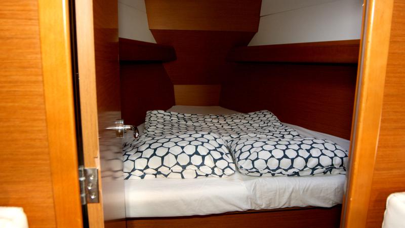 Book yachts online - sailboat - Sun Odyssey 389 - Ace of Spades - rent