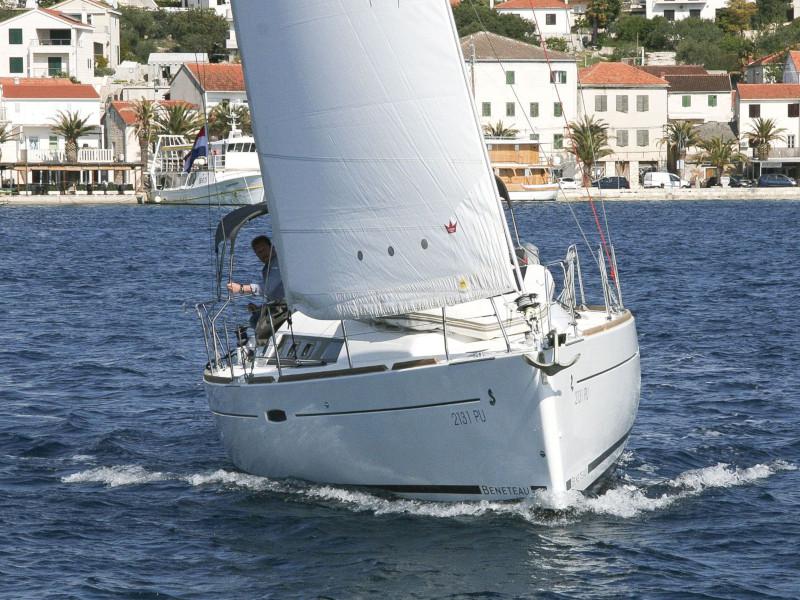 Book yachts online - sailboat - Oceanis 34 - LL Skyhawk - rent
