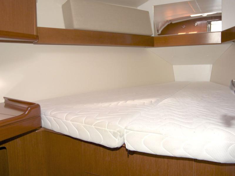 Book yachts online - sailboat - Oceanis 34 - LL Skyhawk - rent