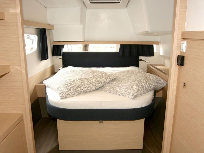 Book yachts online - catamaran - Lucia 40 - 3 cab - Makohela - rent