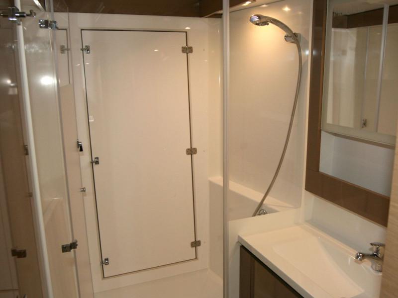 Book yachts online - catamaran - Lucia 40 - 3 cab - Makohela - rent