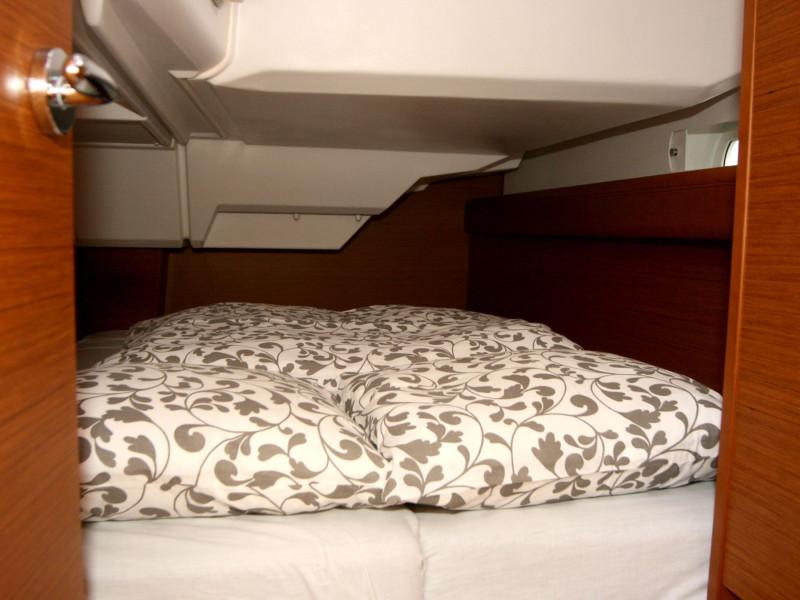 Book yachts online - sailboat - Sun Odyssey 389 - Tina - rent