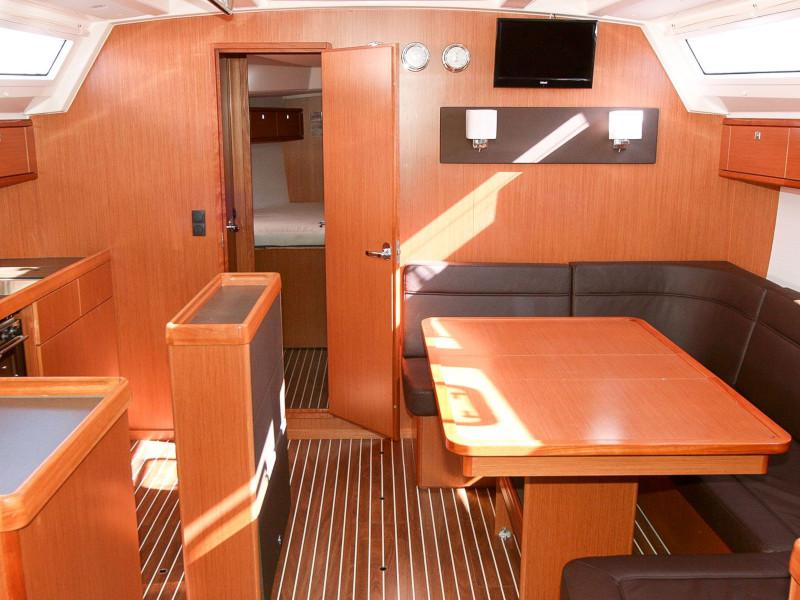 Book yachts online - sailboat - Bavaria Cruiser 46 - Beef - rent