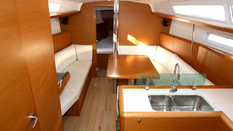 Book yachts online - sailboat - Sun Odyssey 389 - Sound of Silence - rent