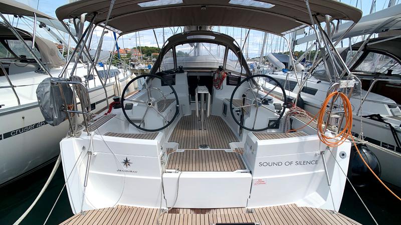 Book yachts online - sailboat - Sun Odyssey 389 - Sound of Silence - rent