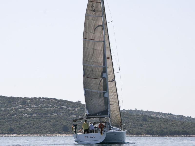 Book yachts online - sailboat - Dehler 42 - Ella - rent