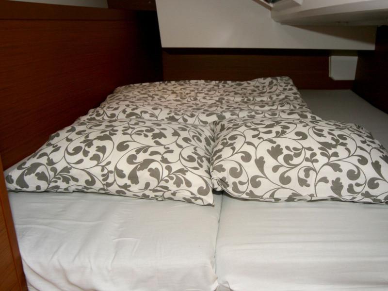 Book yachts online - sailboat - Sun Odyssey 349 - Marie - rent