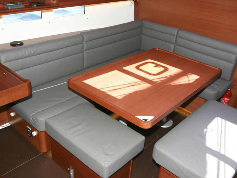 Book yachts online - sailboat - Dufour 460 Grand Large - Alila III - rent