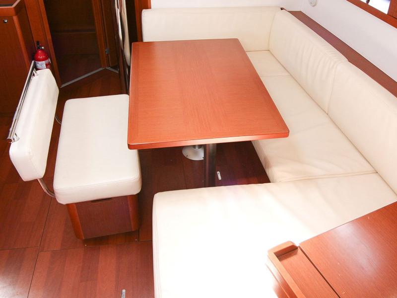 Book yachts online - sailboat - Oceanis 45 - Kiki - rent