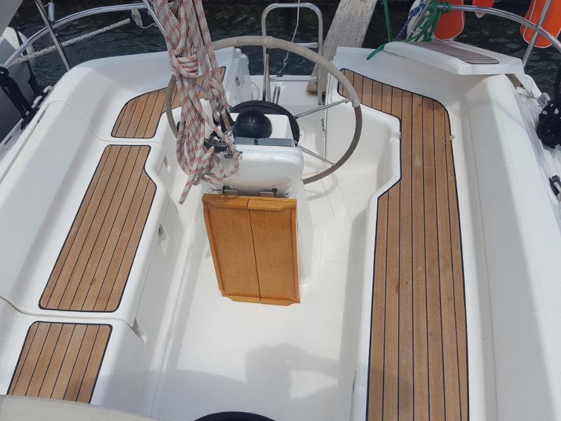 Book yachts online - sailboat - Bavaria 32 - Penelope - rent