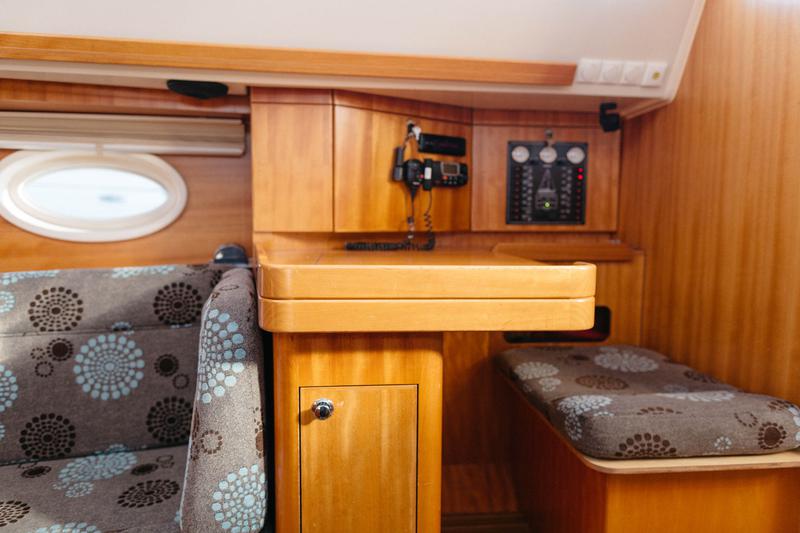Book yachts online - sailboat - Elan 434 - Naias - rent