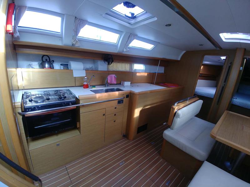 Book yachts online - sailboat - Sun Odyssey 44 i - Beethoven - rent