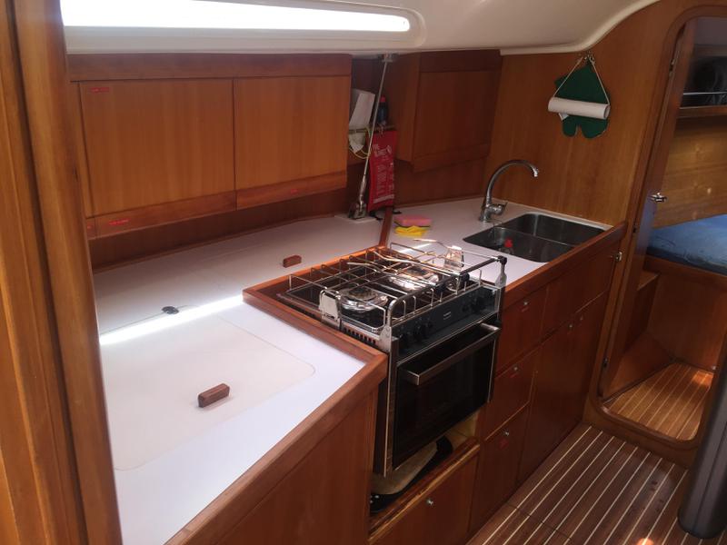 Book yachts online - sailboat - Comet 41s - Hakuna Matata - rent