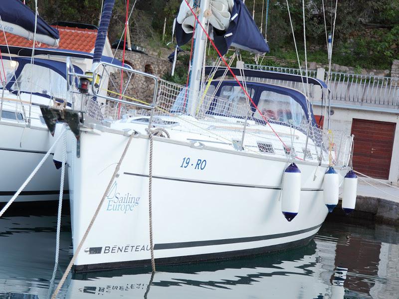 Book yachts online - sailboat - Beneteau Cyclades 39.3 - PHAROS - rent
