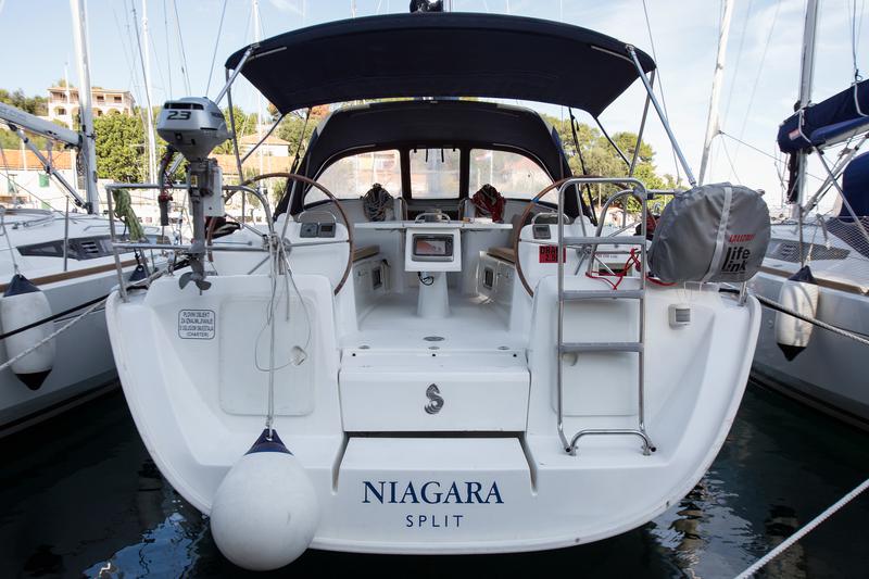 Book yachts online - sailboat - Beneteau Cyclades 43.4 - NIAGARA - rent