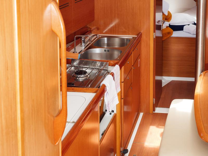 Book yachts online - sailboat - Beneteau Cyclades 39.3 - Patagonia - rent