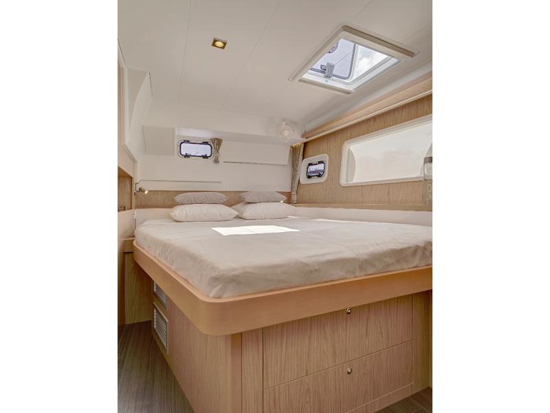 Book yachts online - catamaran - Lagoon 400 - GREENLAND - rent