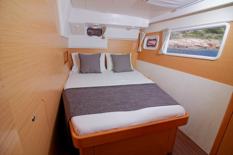 Book yachts online - catamaran - Lagoon 400 - GREENLAND - rent