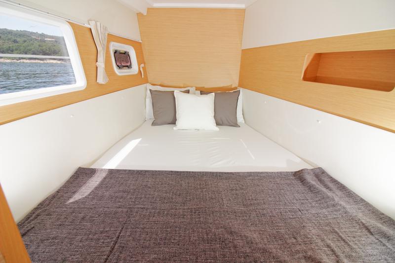 Book yachts online - catamaran - Lagoon 400 - GREENLAND - rent