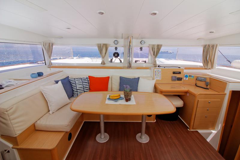 Book yachts online - catamaran - Lagoon 400 - GREENLAND - rent