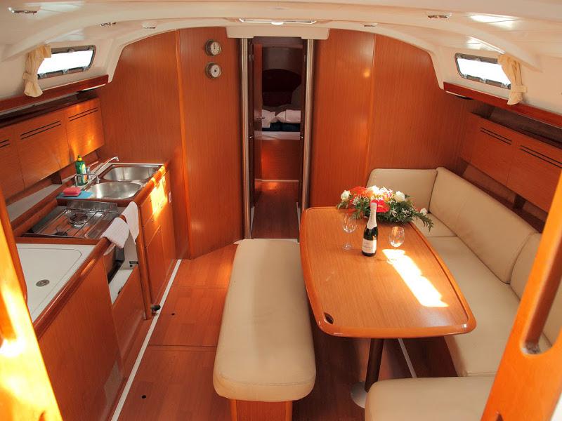 Book yachts online - sailboat - Beneteau Cyclades 43.4 - HIMALAYA - rent