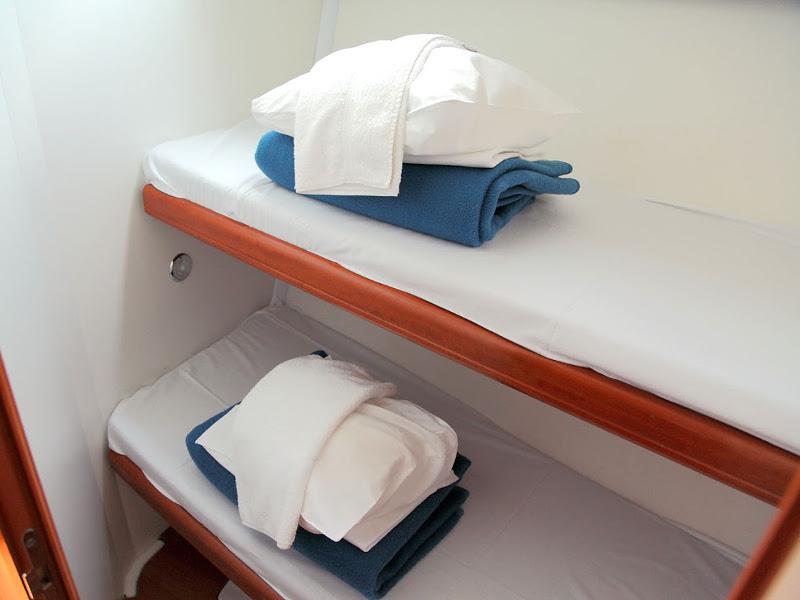 Book yachts online - sailboat - Beneteau Cyclades 43.4 - HIMALAYA - rent