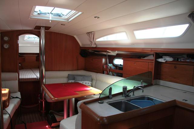 Book yachts online - sailboat - Sun Odyssey 37 - Argonautes - rent