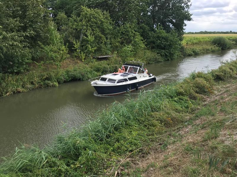 Book yachts online - motorboat - Valkkruiser sport 850 - Borealis - rent